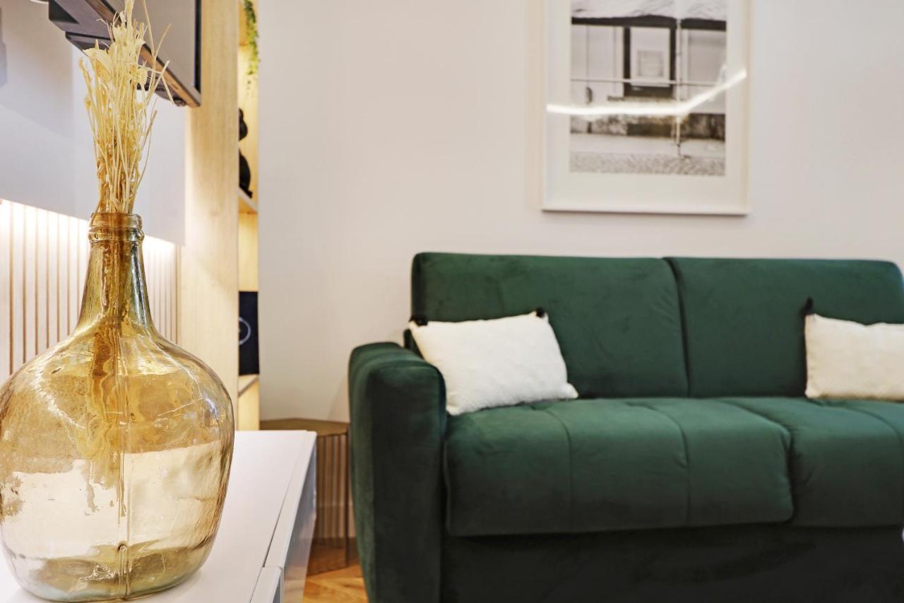 Off Majesti Upper Marais Apartment- Rue Du Faubourg Saint-Martin 파리 외부 사진