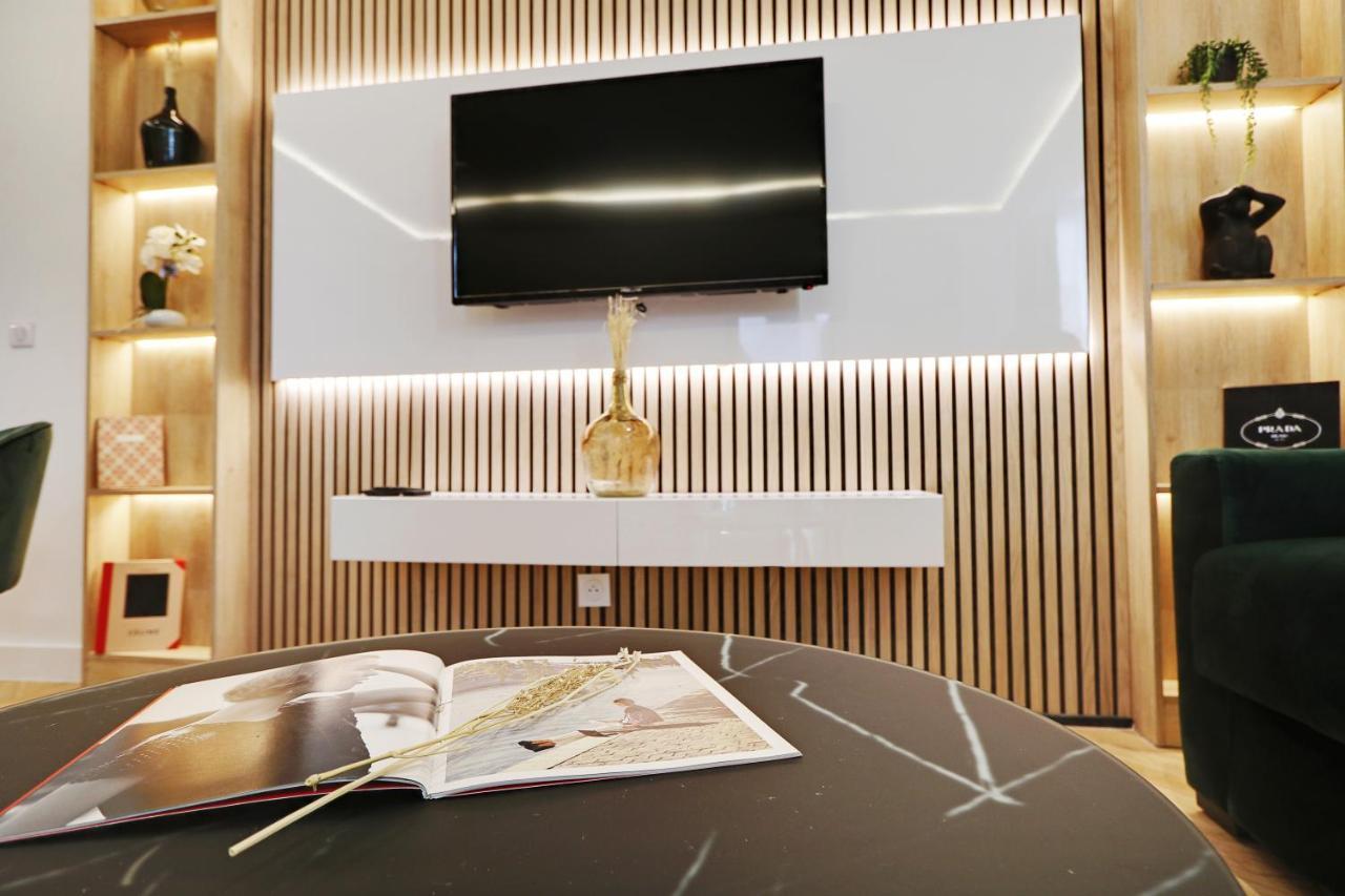 Off Majesti Upper Marais Apartment- Rue Du Faubourg Saint-Martin 파리 외부 사진